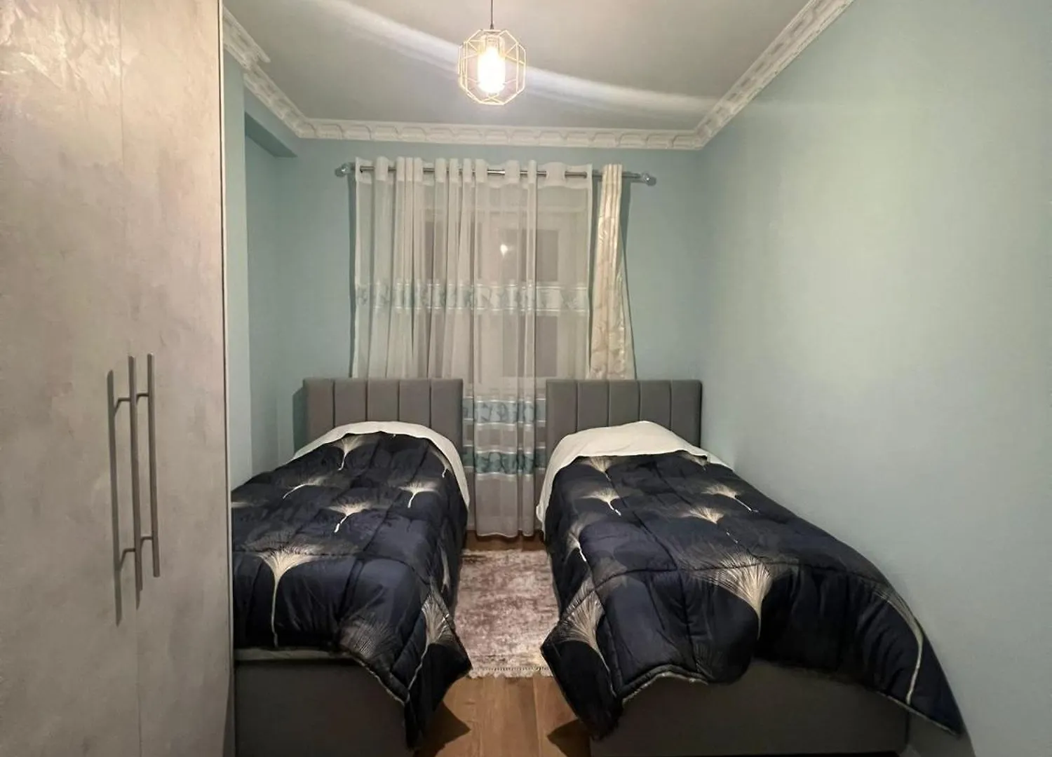 Univers City House Ljaknasi 0*,